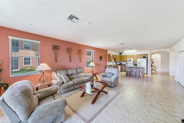 https://images.floridarealtors.org/ImagesHomeProd1/FL/idx/photos/bonitasprings/72/222034924.jpg