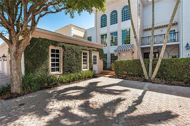 #206 Most Expensive Home in Naples Florida Listed For Sale: 4000 Gulf Shore BLVD N 1200 Naples, FL 34103