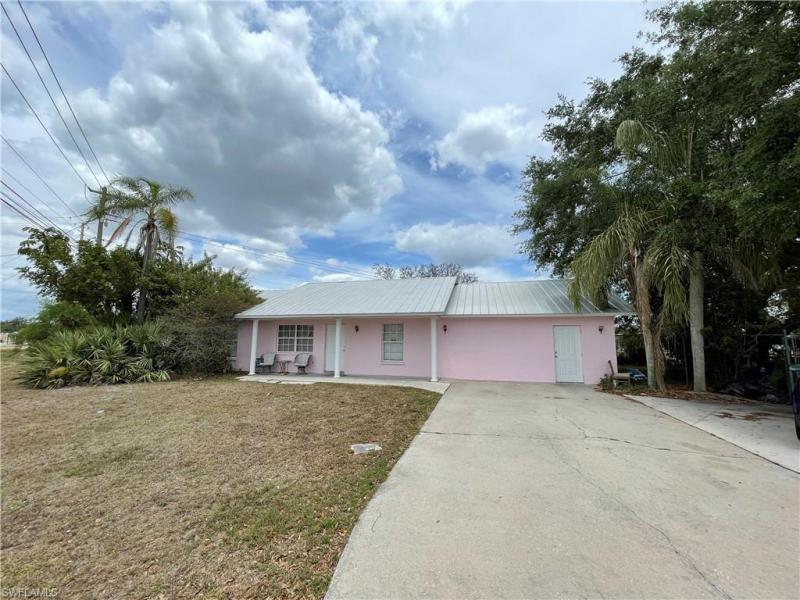 For Sale in PINE MANOR Fort Myers FL