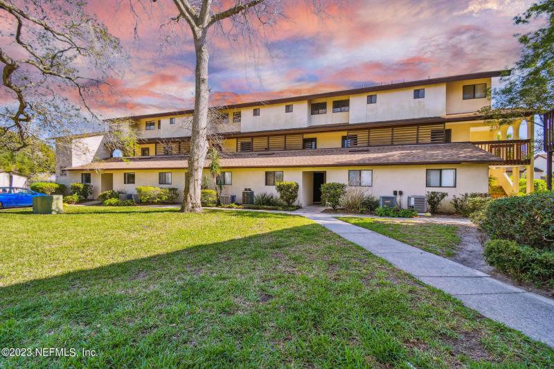 1255 PONCE ISLAND DR #742