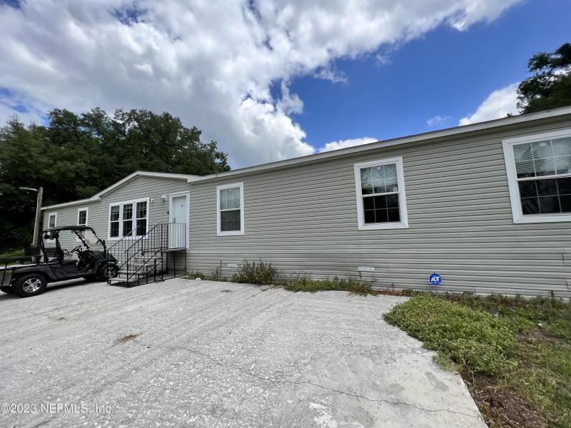 307 NW HUGO LESLIE CT