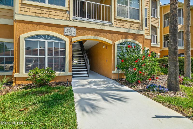 260 OLD VILLAGE CENTER CIR #8204