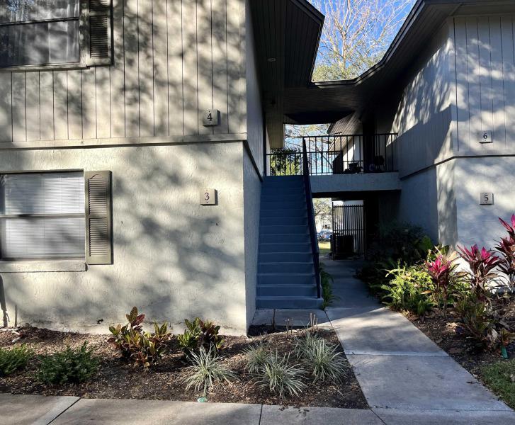 3 Castania Ct