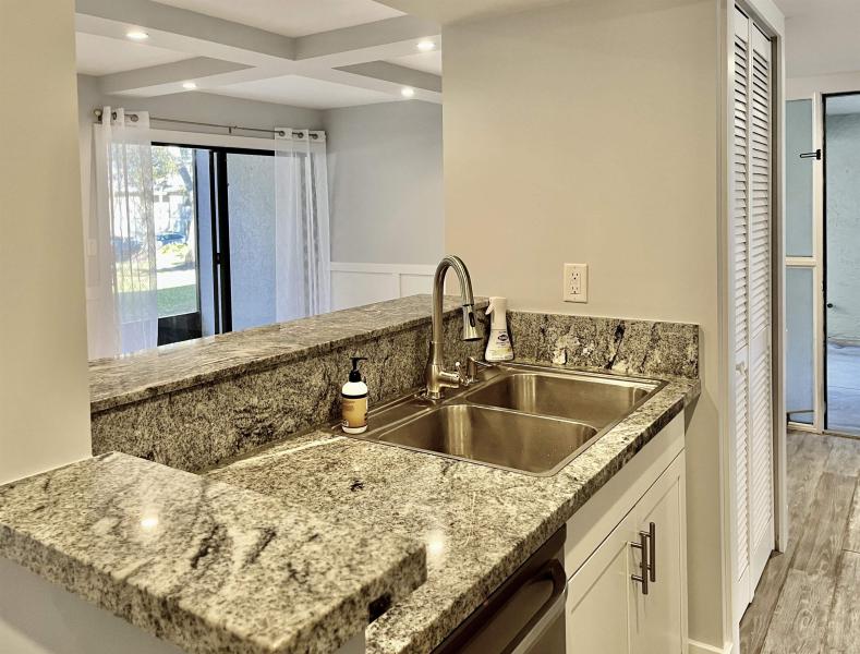 3 Castania Ct