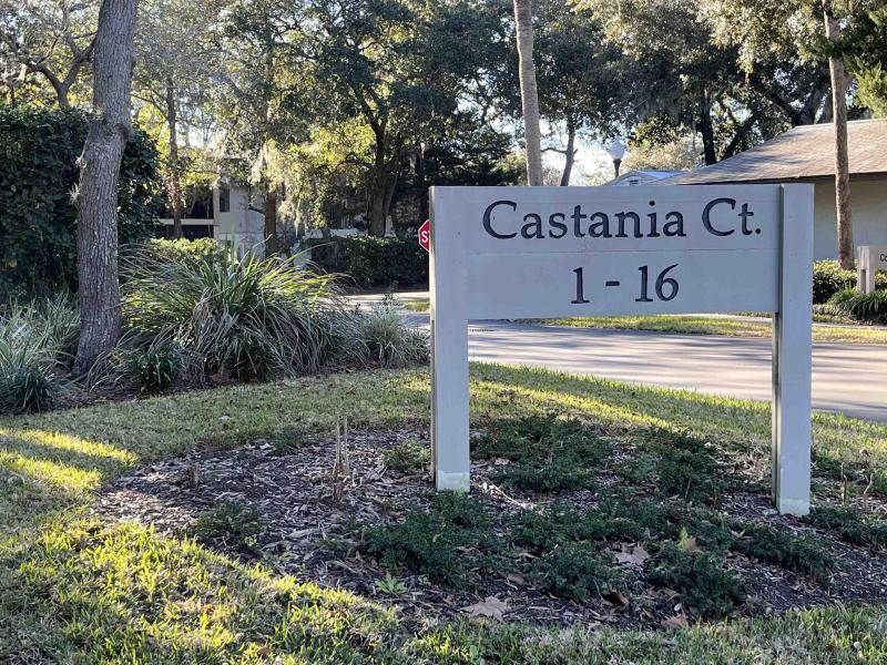 3 Castania Ct