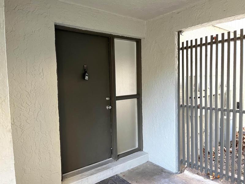 3 Castania Ct