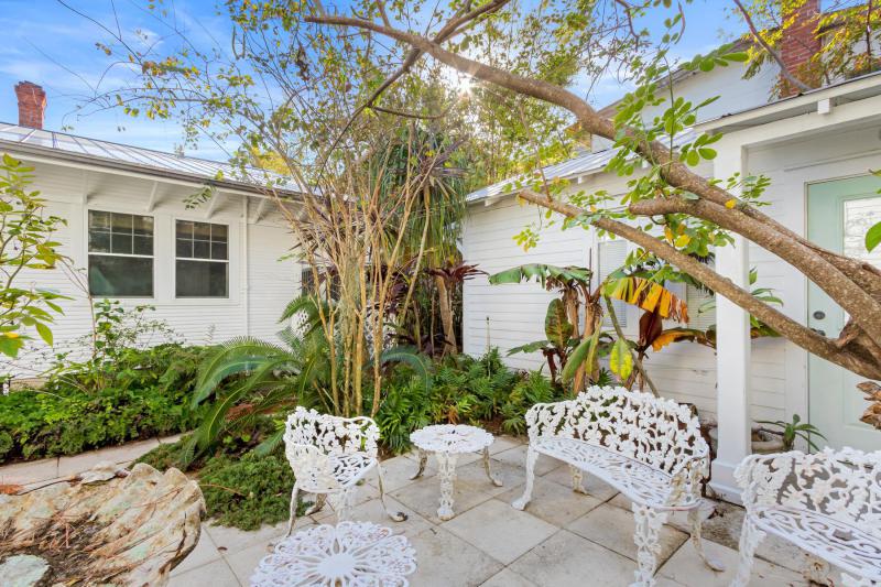 2 Tremerton Place