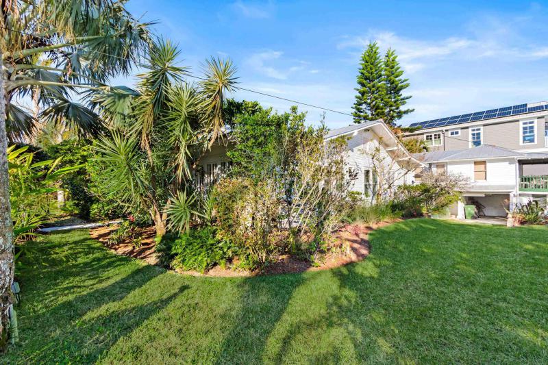 2 Tremerton Place
