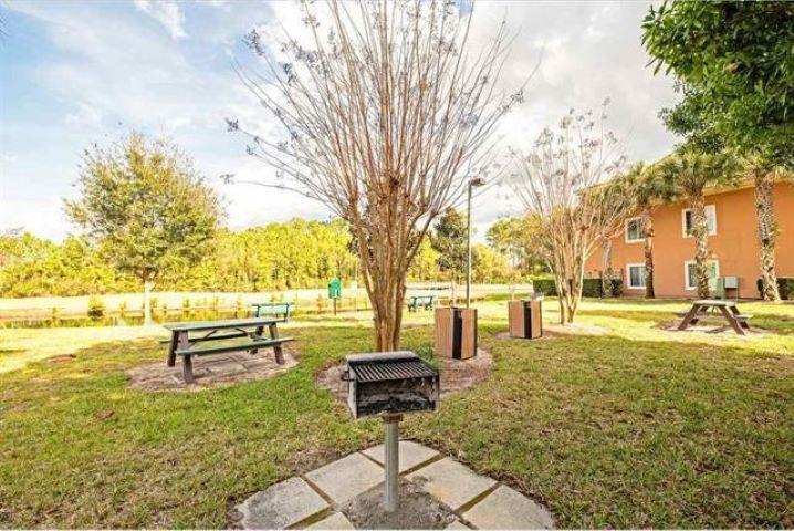 605 Fairway Dr. #101