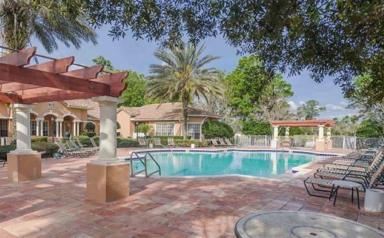 605 Fairway Dr. #101
