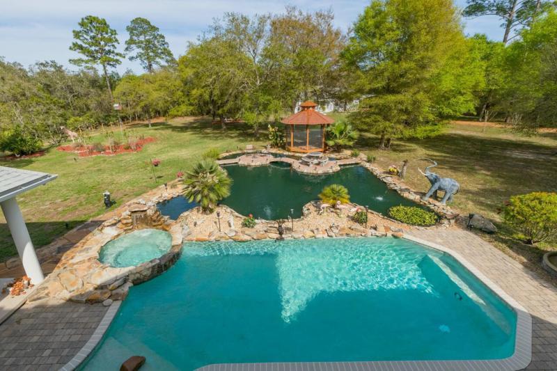 4590 & 460 CARTER RD