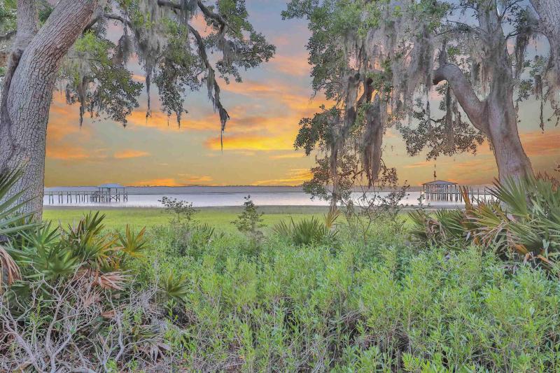 941 N Griffin Shores Dr