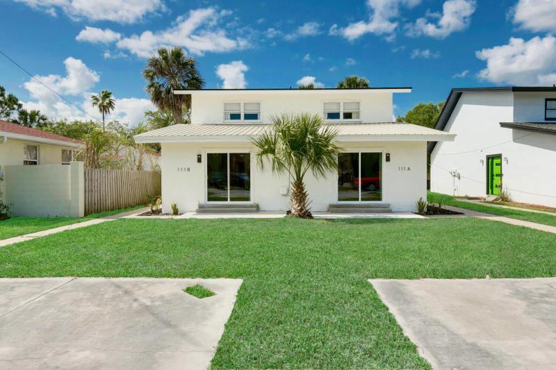 111 Arricola Ave #A & B