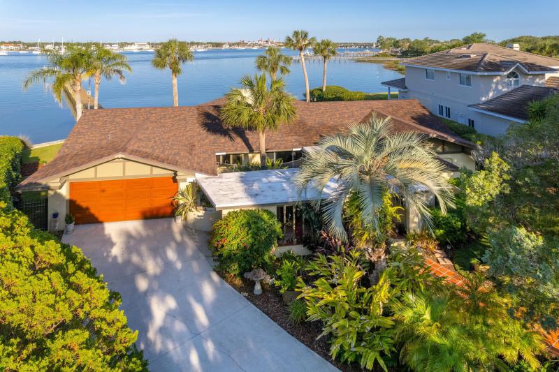 239 S Matanzas Blvd