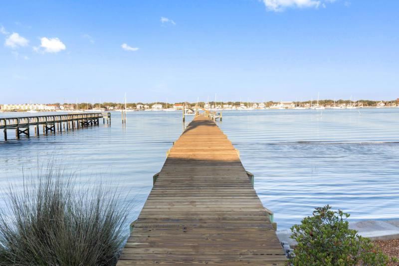 239 S Matanzas Blvd