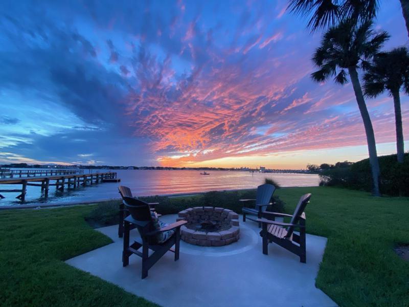 239 S Matanzas Blvd