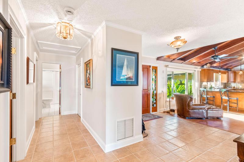 239 S Matanzas Blvd