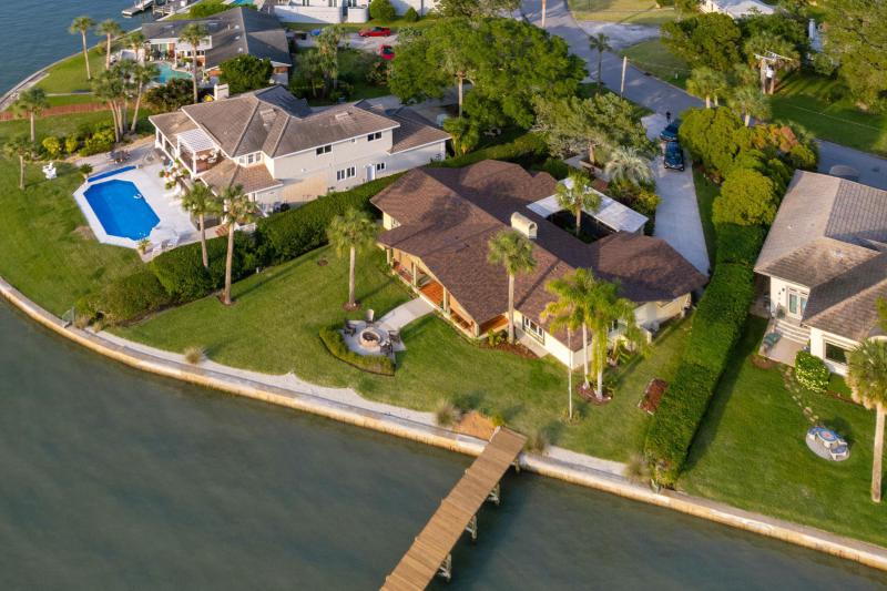 239 S Matanzas Blvd