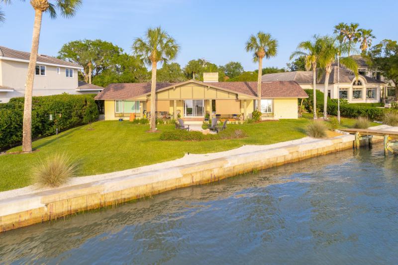 239 S Matanzas Blvd