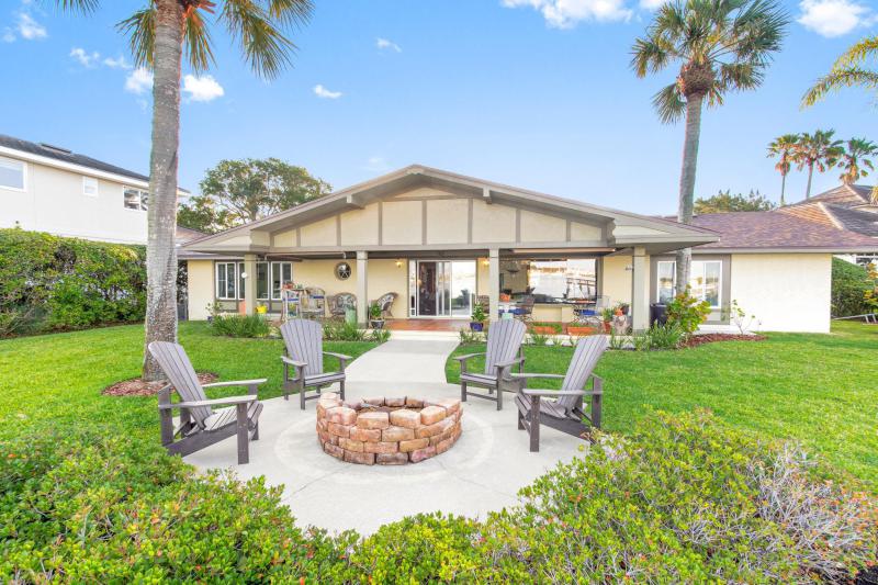 239 S Matanzas Blvd