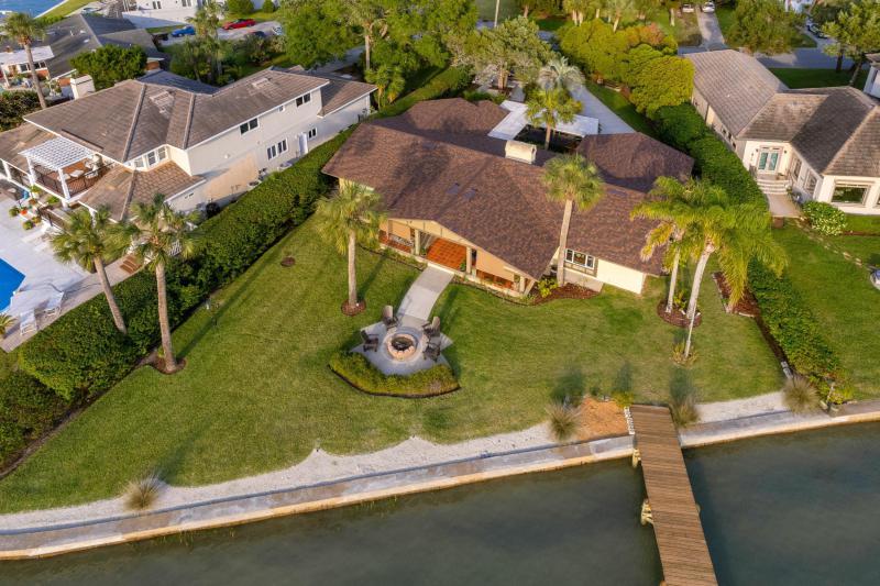 239 S Matanzas Blvd