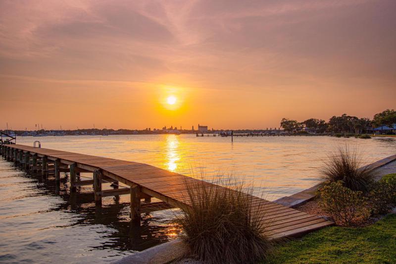 239 S Matanzas Blvd