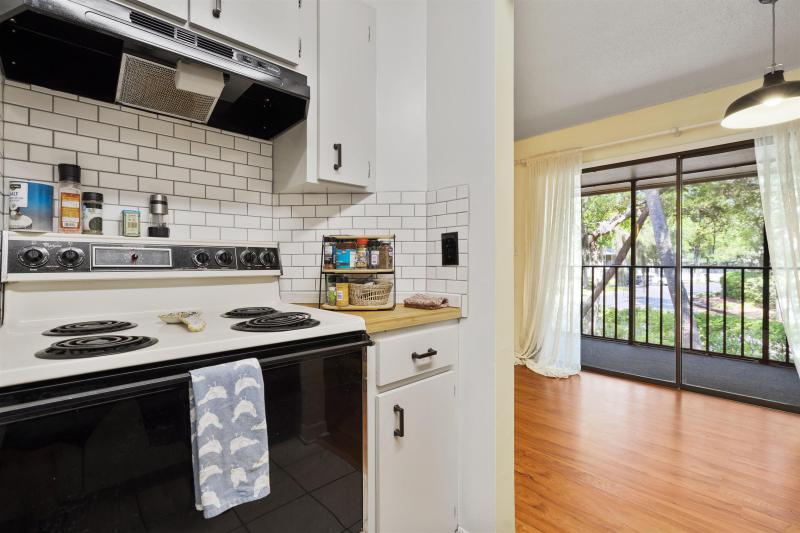 38 Catalonia Ct