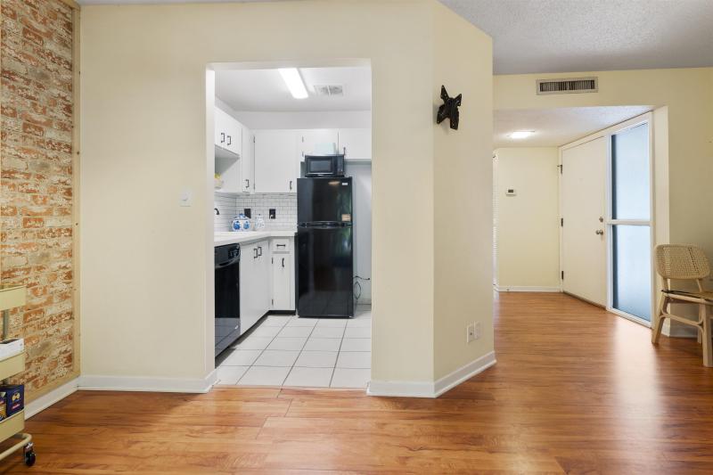 38 Catalonia Ct