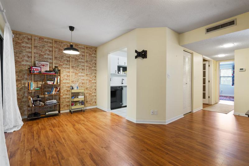 38 Catalonia Ct