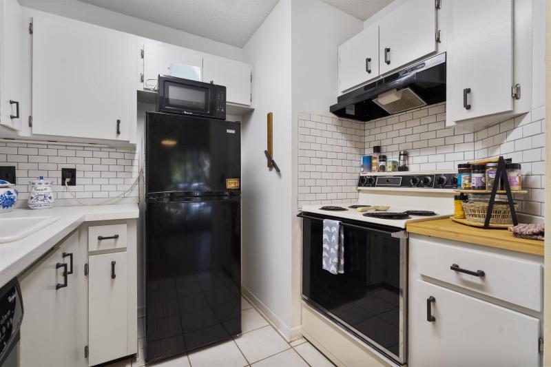 38 Catalonia Ct