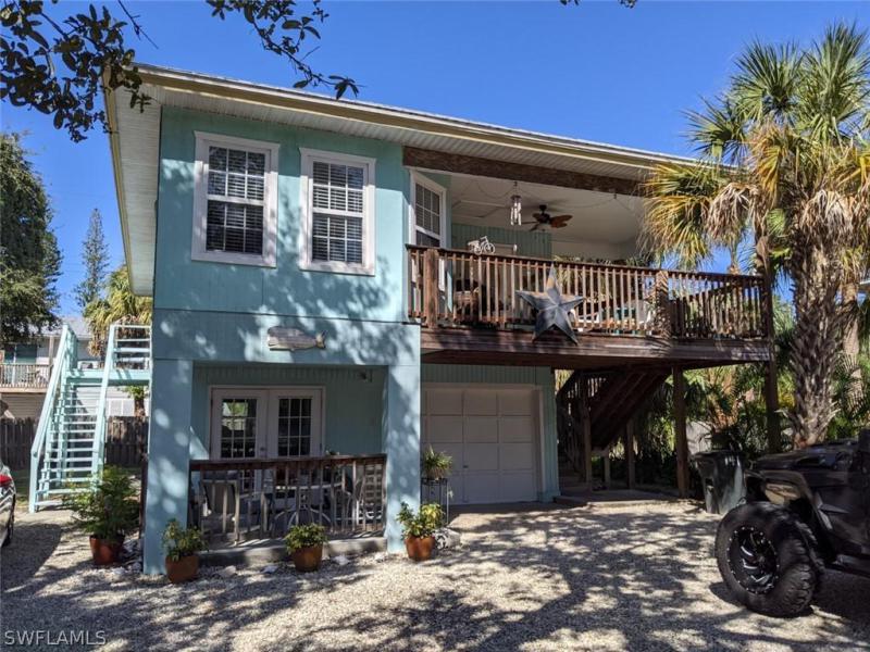 https://images.floridarealtors.org/ImagesHomeProd3/FL/idx/photos/ftmyersbeach/04/221075568.jpg