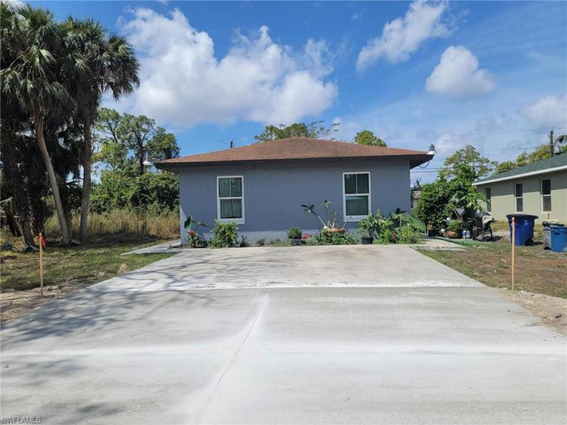 For Sale in PINE MANOR FORT MYERS FL