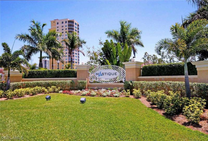 https://images.floridarealtors.org/ImagesHomeProd3/FL/idx/photos/ftmyersbeach/70/222054390.jpg