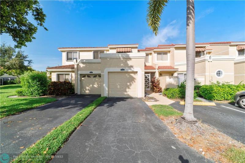  Condo & Townhome Photos