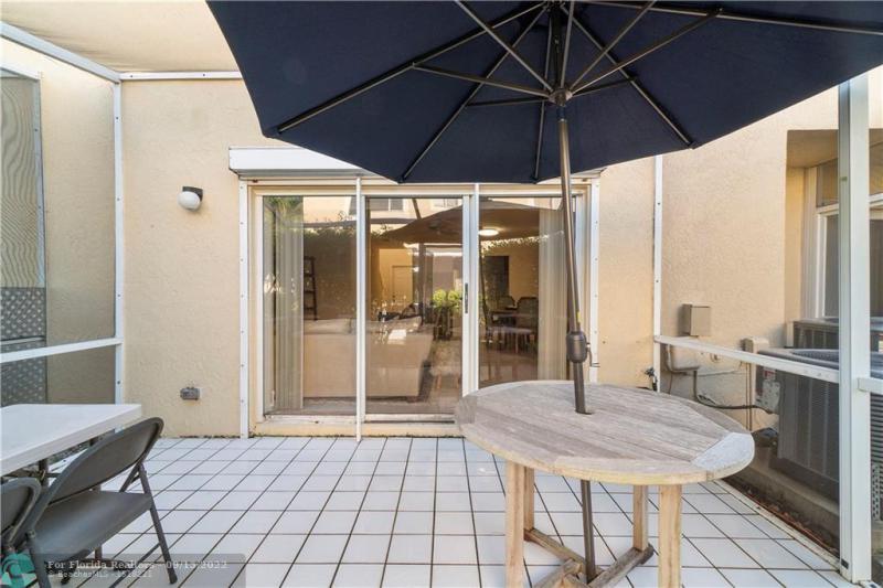  Condo & Townhome Photos