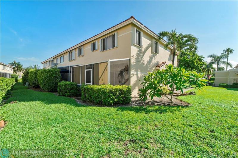  Condo & Townhome Photos