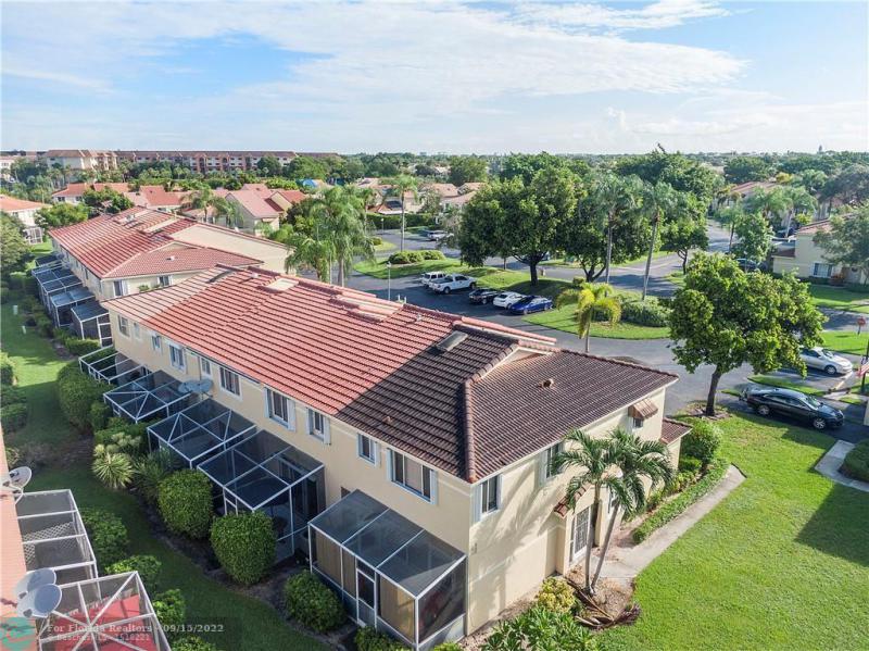 Condo & Townhome Photos