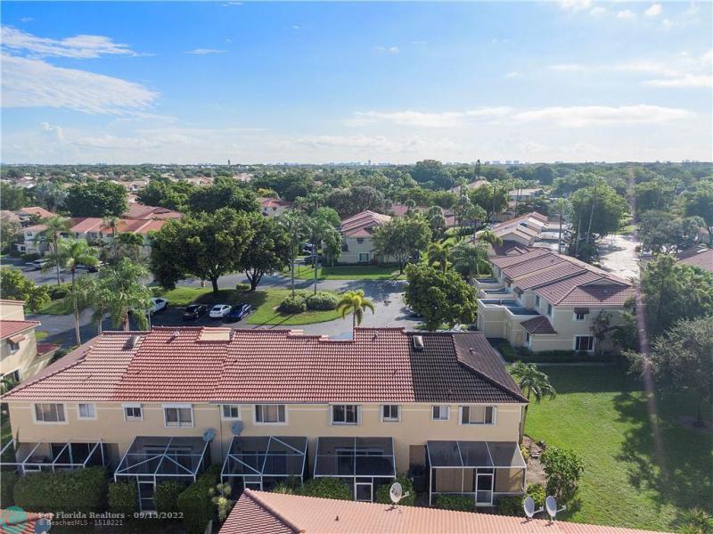  Condo & Townhome Photos