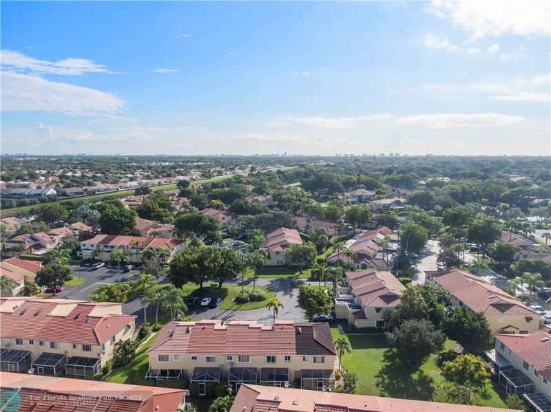  Condo & Townhome Photos