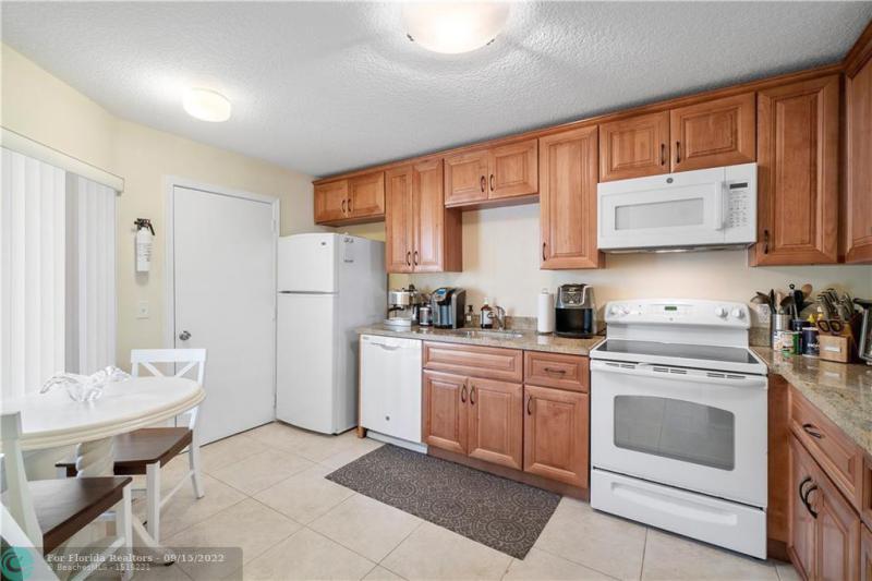  Condo & Townhome Photos