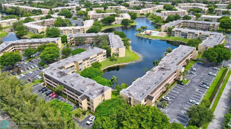  Condo & Townhome Photos