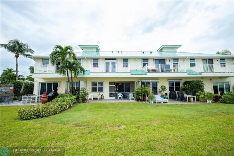  Condo & Townhome Photos