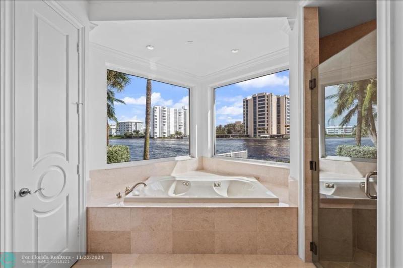  Single Family Homes Photo 19: 978 Dogwood Dr  Delray Beach,  FL 33483