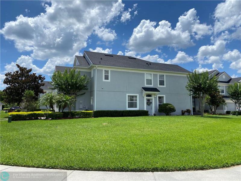  Condo & Townhome Photos
