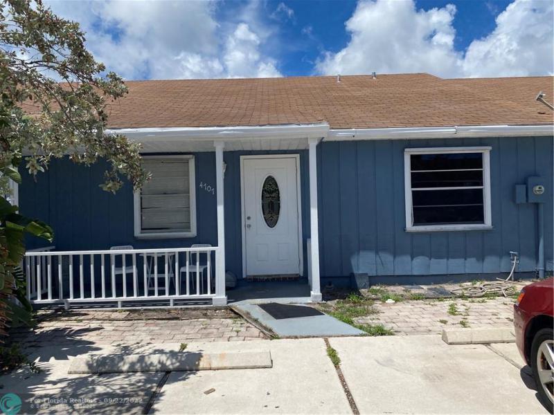  Condo & Townhome Photos