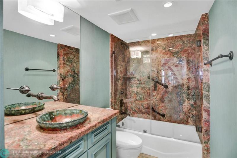  Condo & Townhome Photos