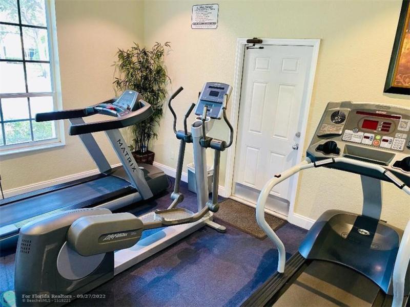  Condo & Townhome Photos