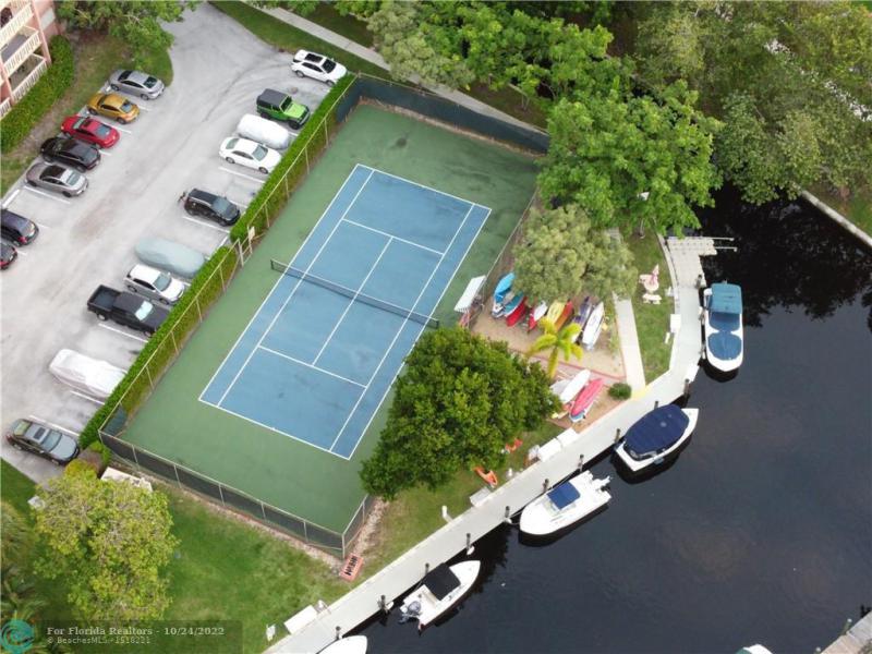  Condo & Townhome Photos