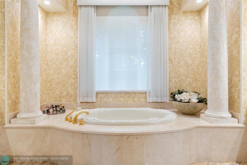  Single Family Homes Photo 34: 366 Sweet Bay Ave  Plantation,  FL 33324