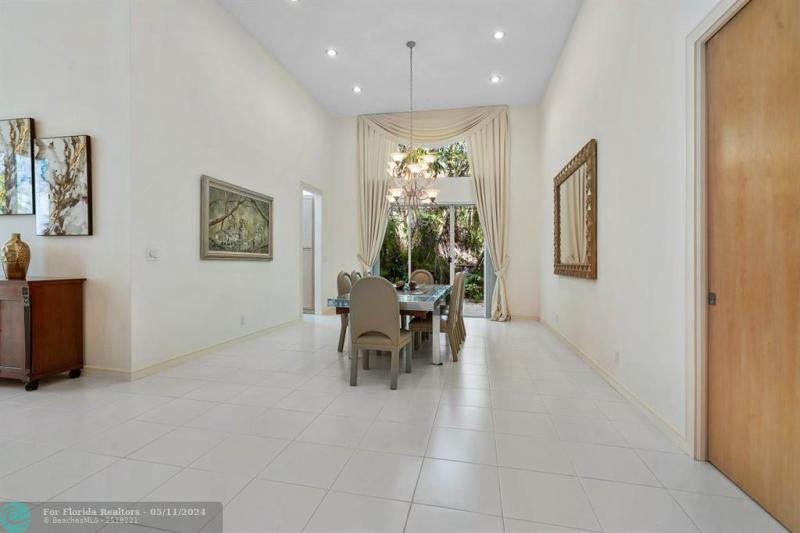  Single Family Homes Photo 10: 1888 Colonial Dr  Coral Springs,  FL 33071